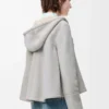 Chaqueta con capucha en piel de oveja gris claro jaspeado Chaqueta con capucha en piel de oveja gris claro jaspeado