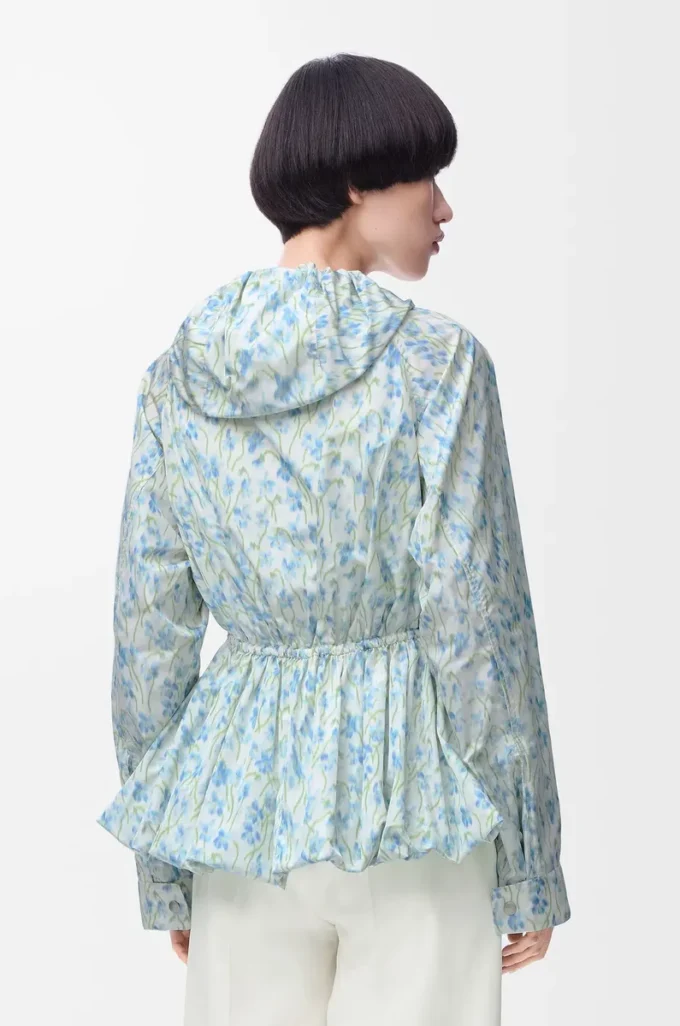 Chaqueta con capucha en tafetán de mezcla de seda Blanco/Azul Chaqueta con capucha en tafetán de mezcla de seda Blanco/Azul