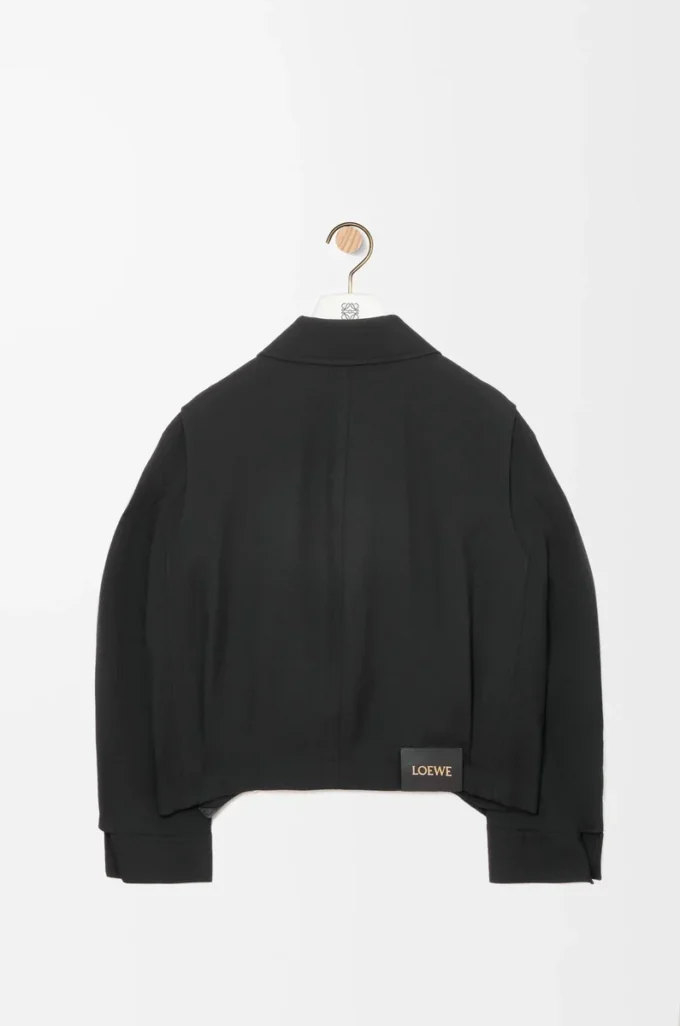 Chaqueta con cinturón de lana negra Chaqueta con cinturón de lana negra