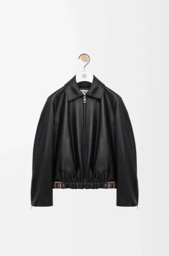 Chaqueta con cinturón de piel de cordero napa negra