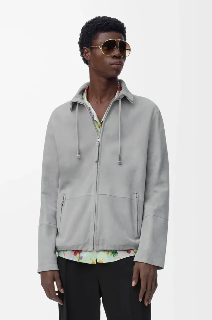 Chaqueta con cremallera de ante de cordero gris claro