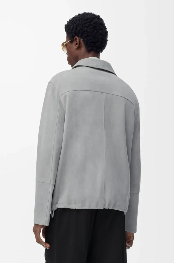 Chaqueta con cremallera de ante de cordero gris claro