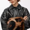 Chaqueta con solapas en piel de cordero napa. Chaqueta con solapas en piel de cordero napa.