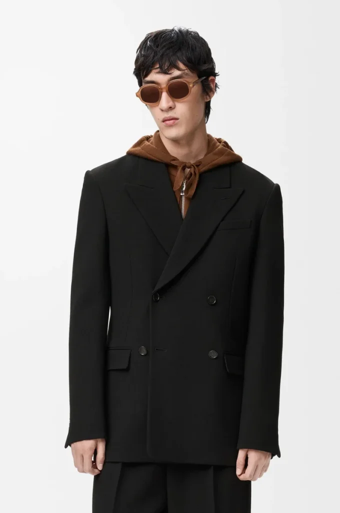 Chaqueta cruzada de lana. Negro Chaqueta cruzada de lana. Negro