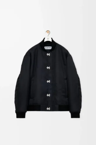 Chaqueta de nailon negro