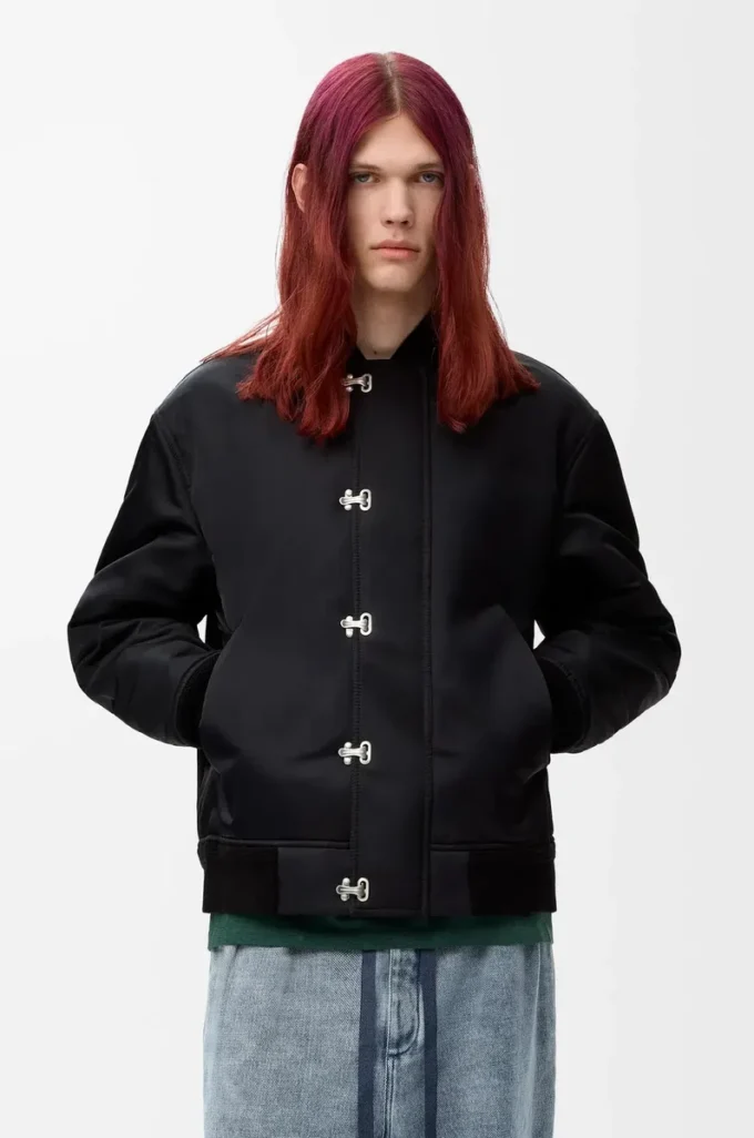 Chaqueta de nailon negro