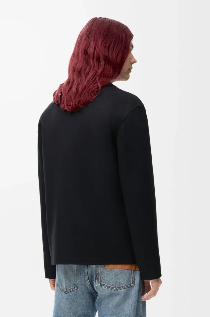 Chaqueta de trabajo de lana y cachemira, color negro.