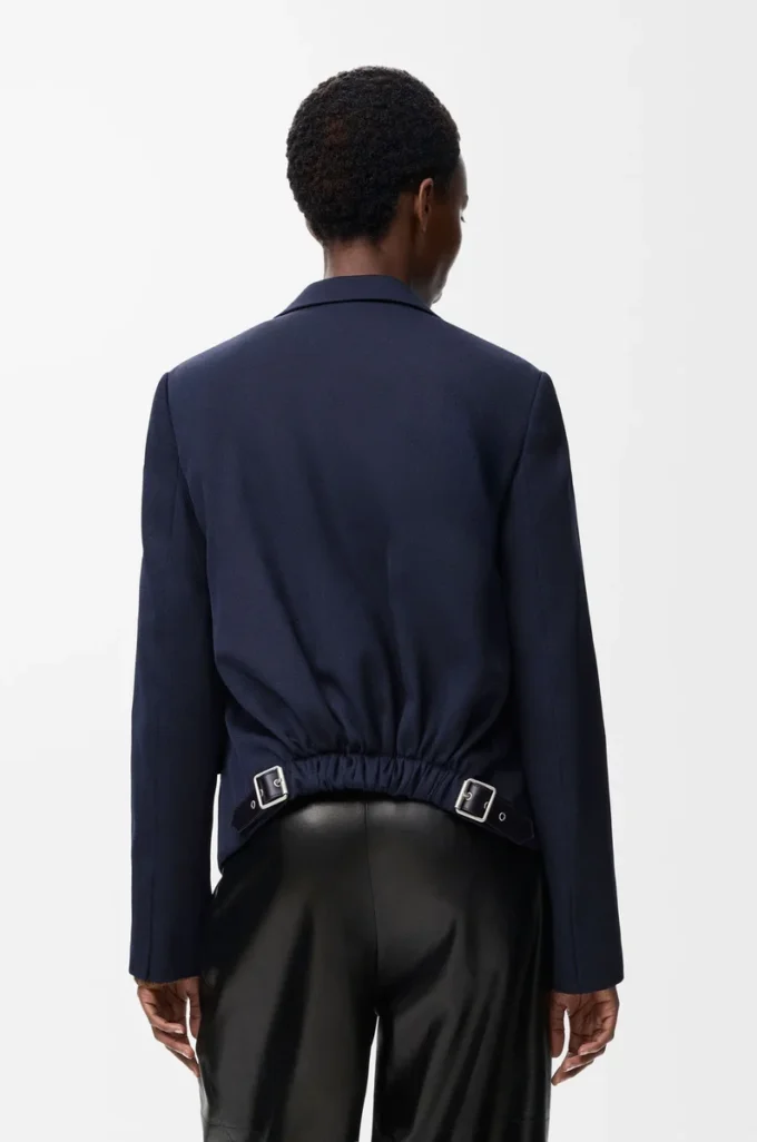 Chaqueta entallada de lana azul marino Chaqueta entallada de lana azul marino