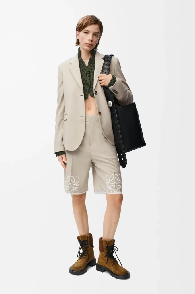 Chaqueta entallada de lana melange beige claro Chaqueta entallada de lana melange beige claro
