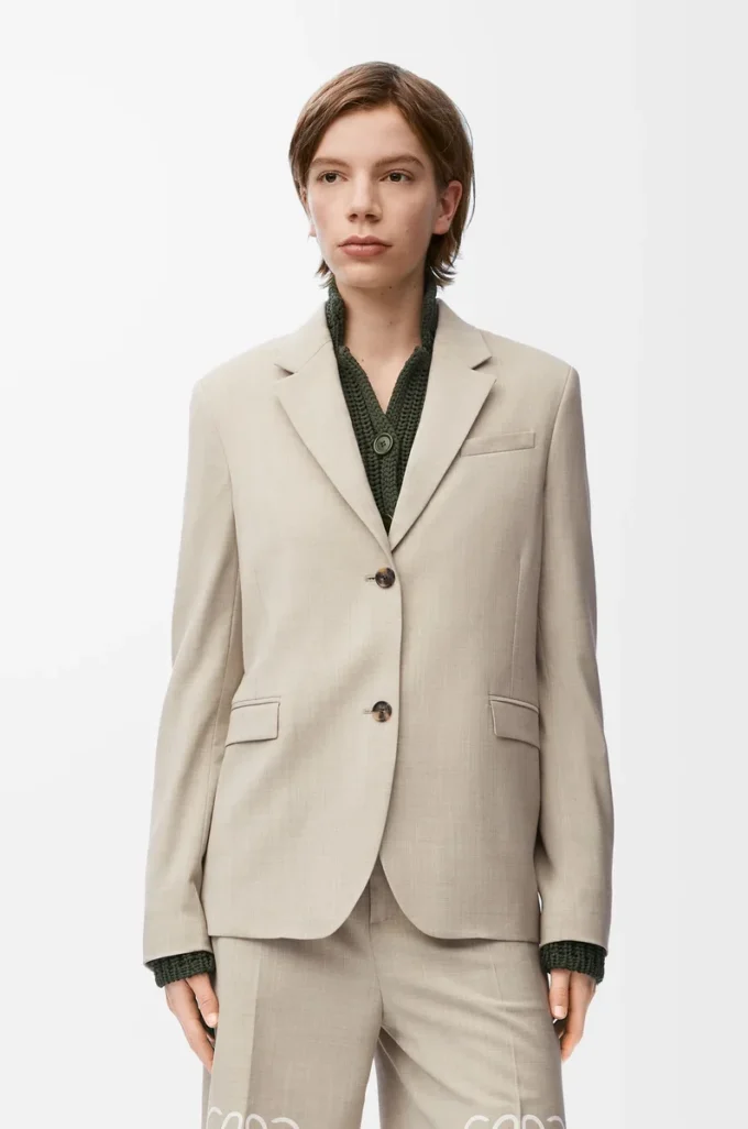 Chaqueta entallada de lana melange beige claro Chaqueta entallada de lana melange beige claro