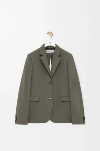 Chaqueta entallada de lana verde caqui