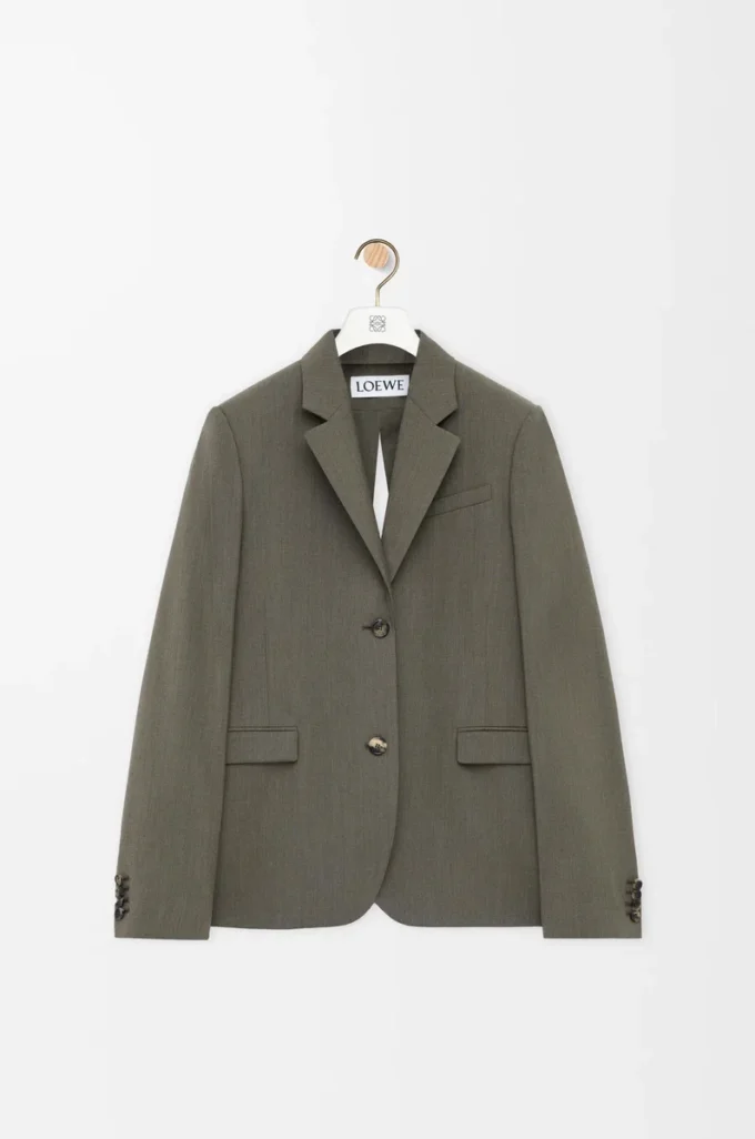 Chaqueta entallada de lana verde caqui Chaqueta entallada de lana verde caqui