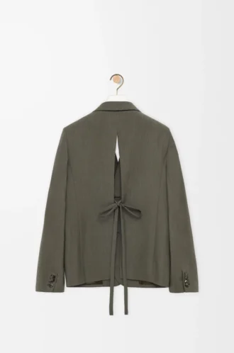 Chaqueta entallada de lana verde caqui