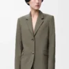 Chaqueta entallada de lana verde caqui Chaqueta entallada de lana verde caqui