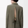 Chaqueta entallada de lana verde caqui Chaqueta entallada de lana verde caqui