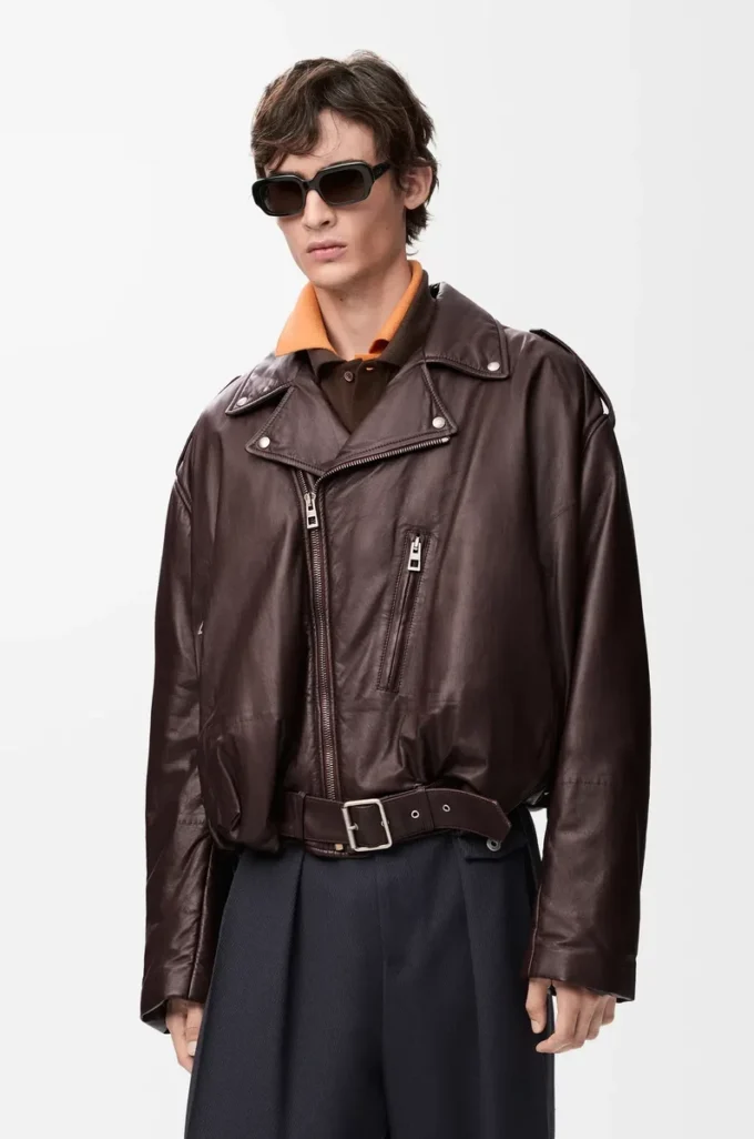 Chaqueta motera abullonada en piel de cordero napa Marrón oscuro Chaqueta motera abullonada en piel de cordero napa Marrón oscuro