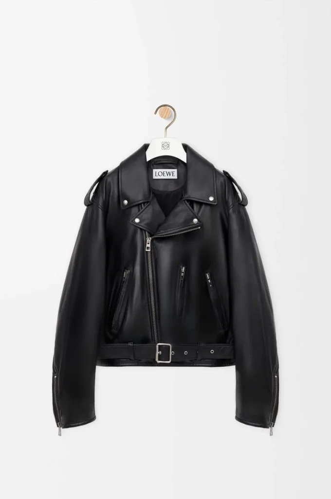 Chaqueta motera en piel de cordero napa. Negro