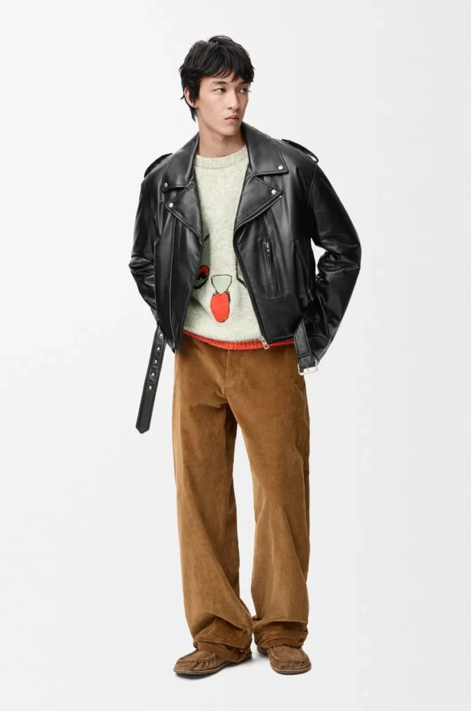 Chaqueta motera en piel de cordero napa. Negro