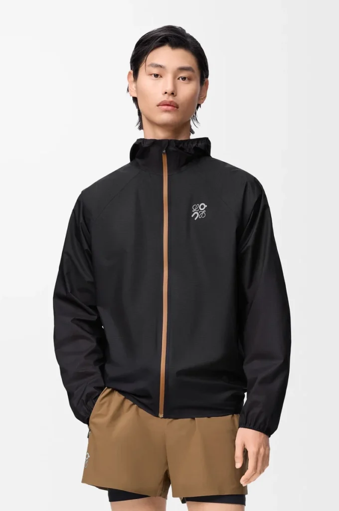 Chaqueta Ultra en tejido técnico negro Chaqueta Ultra en tejido técnico negro
