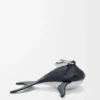 Colgante ballena en piel de becerro clásica azul medianoche/blanco