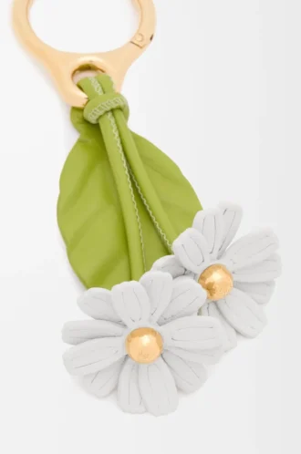 Colgante de flor de manzanilla en piel de becerro clásica, blanco/verde