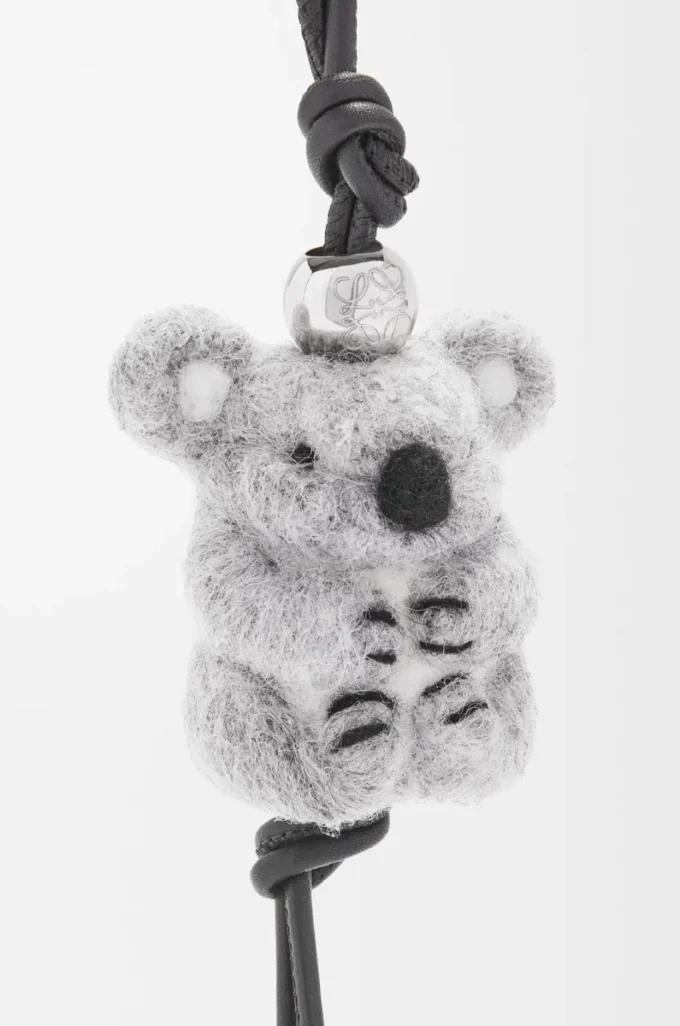 Colgante koala en fieltro y piel de becerro gris claro/negro Colgante koala en fieltro y piel de becerro gris claro/negro