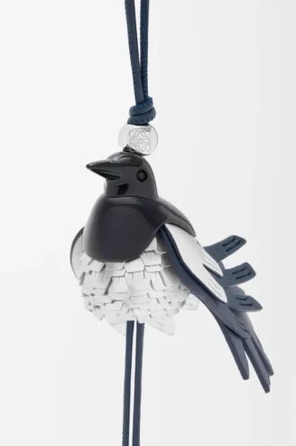 Colgante Magpie en piel de becerro clásica Negro/Plata Colgante Magpie en piel de becerro clásica Negro/Plata