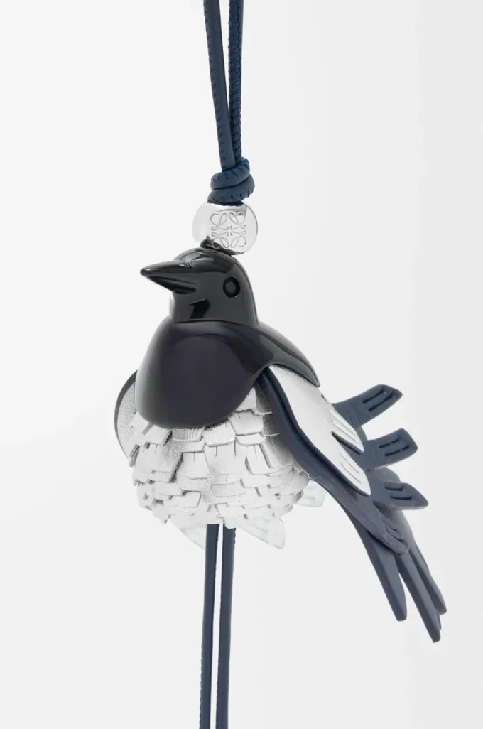 Colgante Magpie en piel de becerro clásica Negro/Plata Colgante Magpie en piel de becerro clásica Negro/Plata