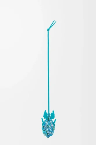 Colgante para llavero con forma de insecto hoja en piel con cuentas turquesa intenso Colgante para llavero con forma de insecto hoja en piel con cuentas turquesa intenso