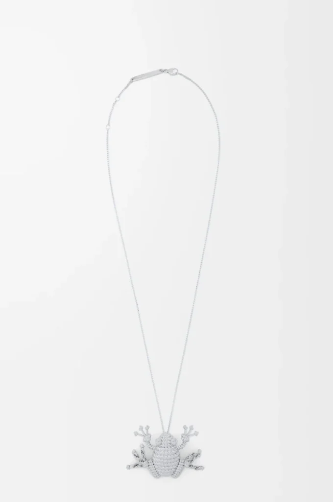 Collar con rana en plata Collar con rana en plata