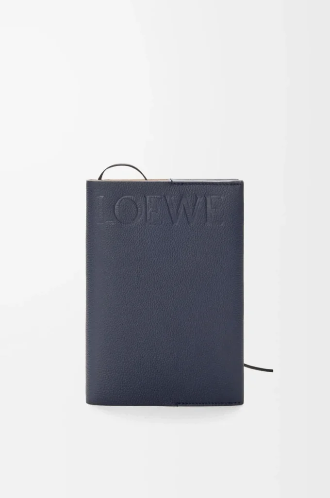 Cuaderno en piel de becerro azul marino oscuro Cuaderno en piel de becerro azul marino oscuro
