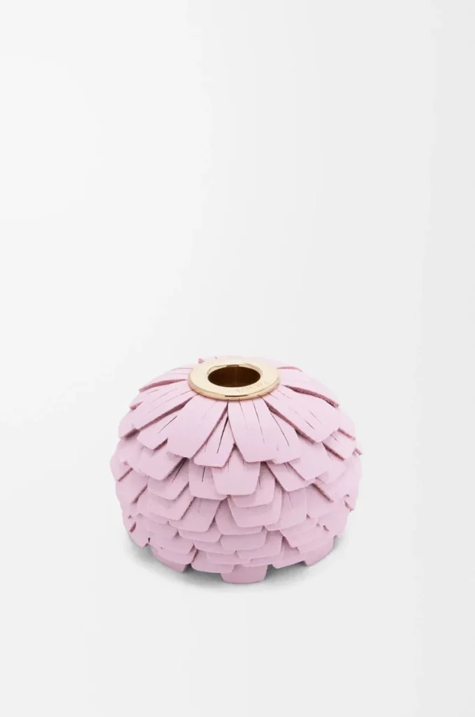 Dados con motivos florales en piel de becerro clásica rosa claro Dados con motivos florales en piel de becerro clásica rosa claro