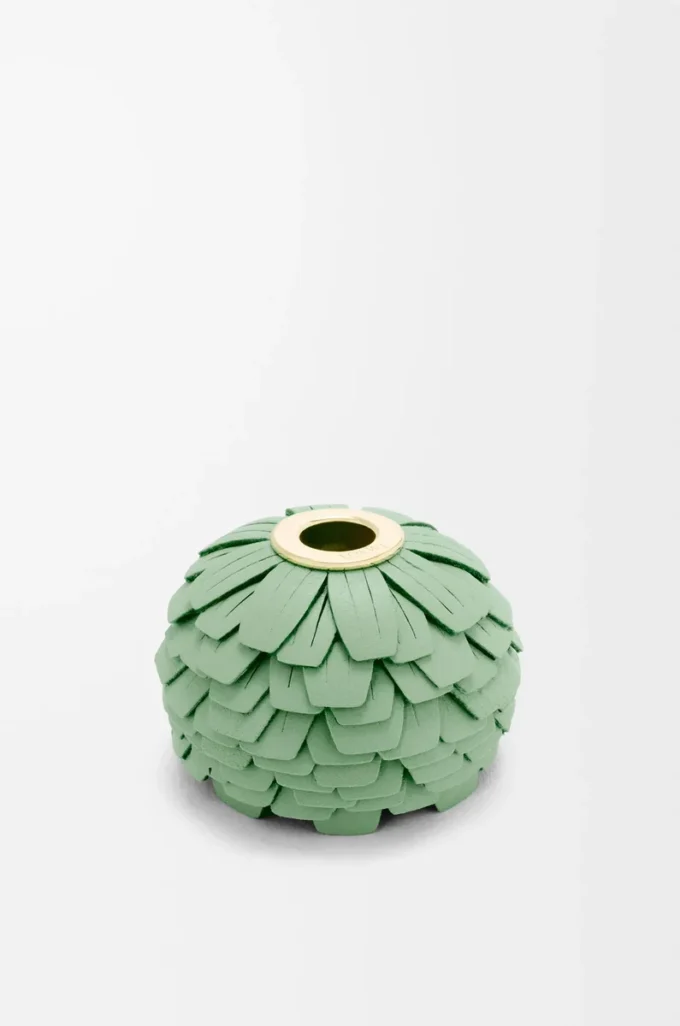 Dados con motivos florales en piel de becerro clásica verde menta Dados con motivos florales en piel de becerro clásica verde menta
