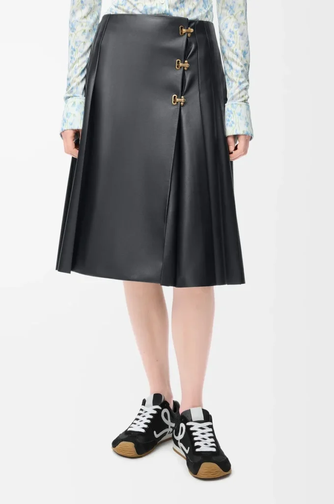 Falda plisada de piel de cordero napa. Negro Falda plisada de piel de cordero napa. Negro