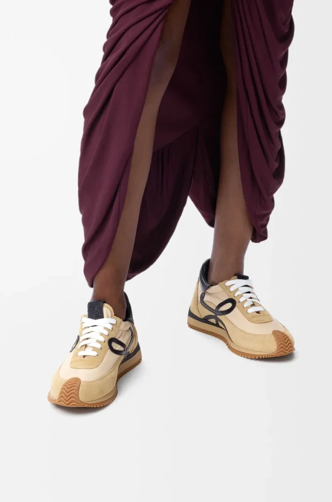 Flow Runner en nylon y ante dorado/negro Flow Runner en nylon y ante dorado/negro