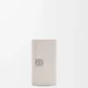 Funda para llaves Anagram en piel de becerro granulada Light Ghost Funda para llaves Anagram en piel de becerro granulada Light Ghost