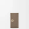 Funda para llaves Anagram en piel de becerro granulada Taupe Funda para llaves Anagram en piel de becerro granulada Taupe