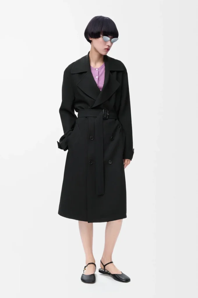 Gabardina en viscosa elástica. Color negro Gabardina en viscosa elástica. Color negro