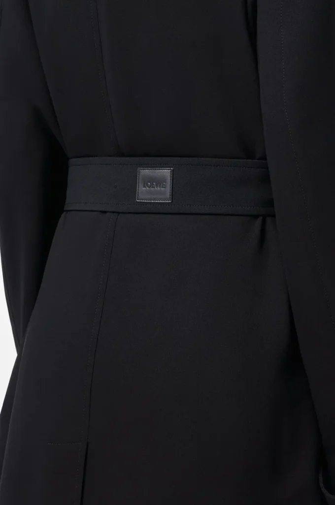 Gabardina en viscosa elástica. Color negro Gabardina en viscosa elástica. Color negro