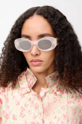 Gafas de sol ovaladas biseladas Maxi Anagram blancas