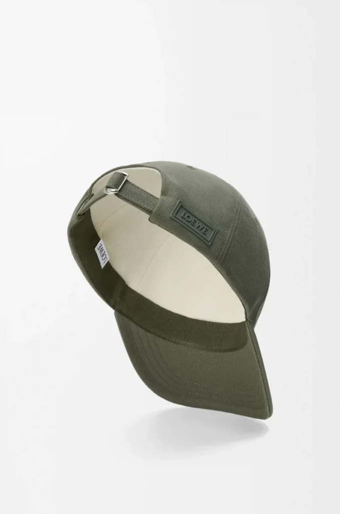 Gorra con parche de lona verde caqui