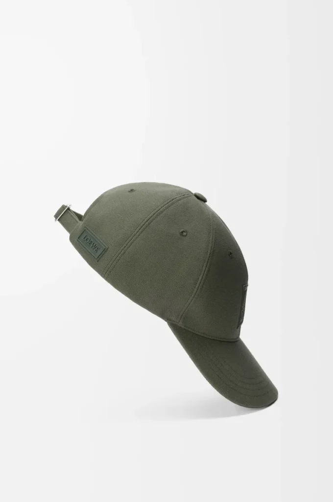 Gorra con parche de lona verde caqui