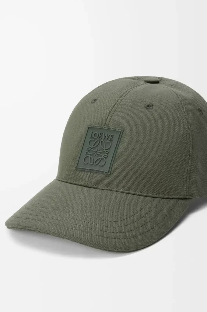 Gorra con parche de lona verde caqui