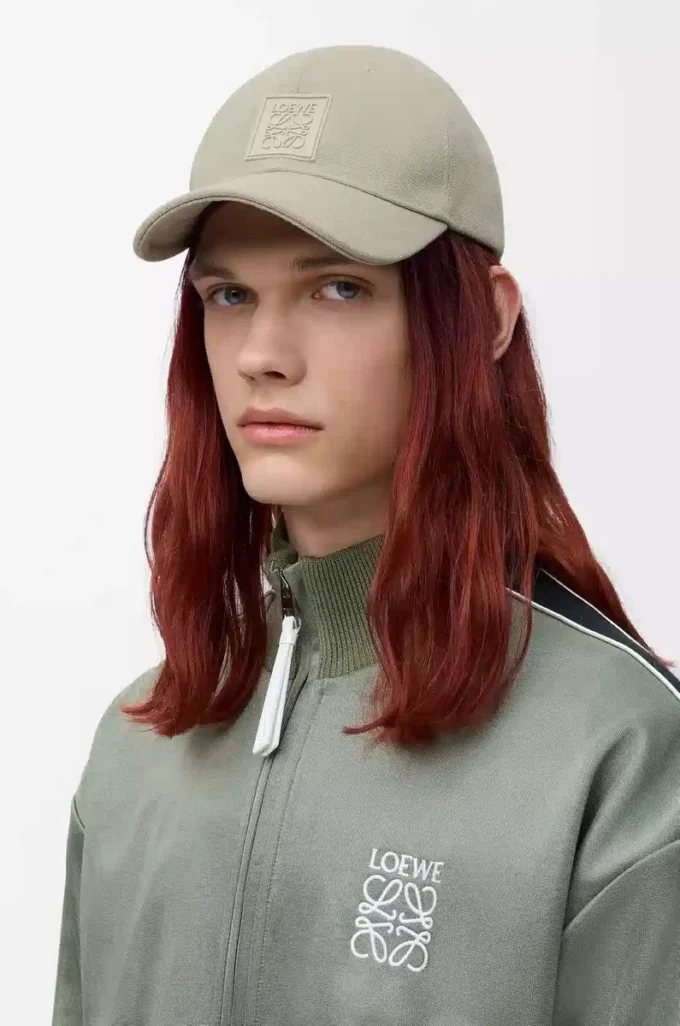 Gorra con parche en lona Shell Grey Gorra con parche en lona Shell Grey