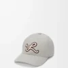 Gorra con parche L de algodón gris concha Gorra con parche L de algodón gris concha