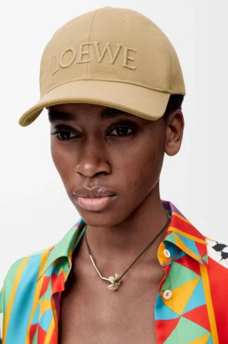Gorra LOEWE de lona color arena