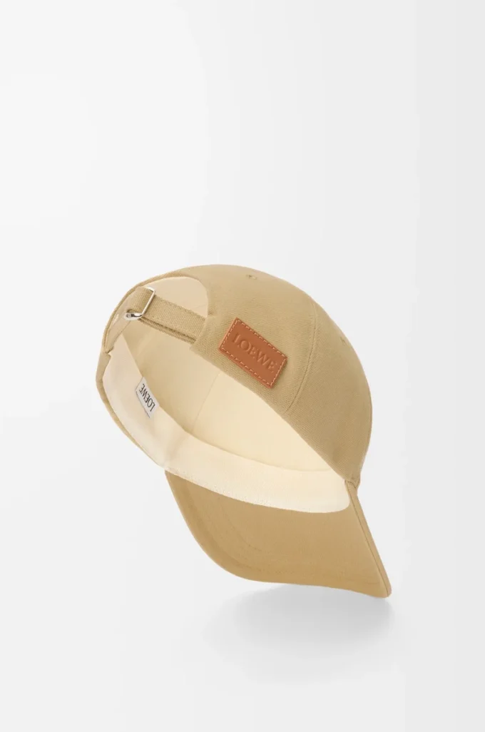 Gorra LOEWE de lona color arena Gorra LOEWE de lona color arena
