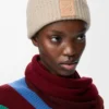 Gorro de cachemira en color beige claro Gorro de cachemira en color beige claro