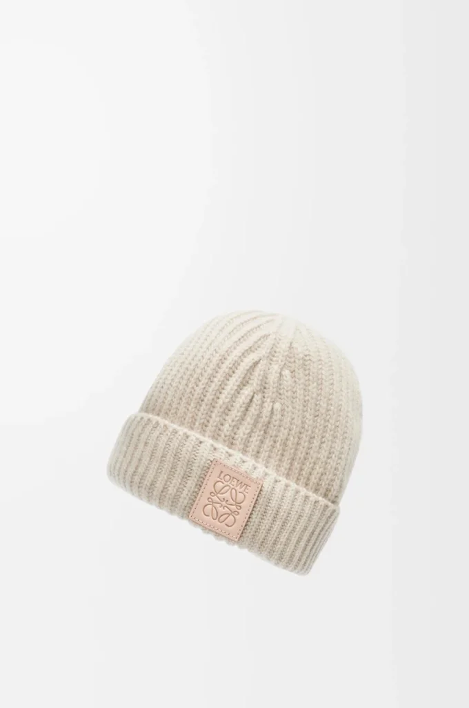 Gorro de cachemira en color beige claro Gorro de cachemira en color beige claro