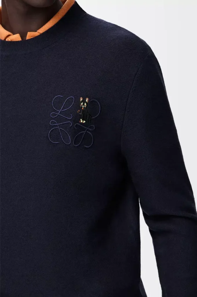 Jersey de lana azul marino oscuro Jersey de lana azul marino oscuro
